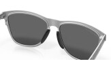 Päikeseprillid OAKLEY Frogskins Ti Raw Ti Prizm Black Polarized