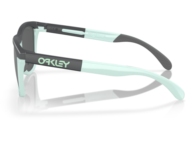 Päikeseprillid OAKLEY Frogskins Range Matte Carbon/Blue Milkshake Prizm Black Carbon/Blue Milkshake Prizm Black