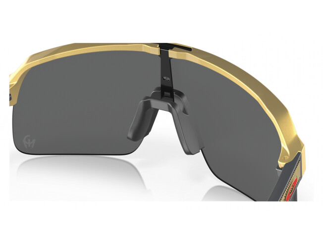 Päikeseprillid OAKLEY Sutro Lite PM Gold Prizm Black PM Gold Prizm Black