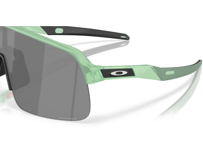 Päikeseprillid OAKLEY SUTRO LITE S MATTE TRANS JADE PRIZM BLACK Matt Transparent Jade Prizm Black